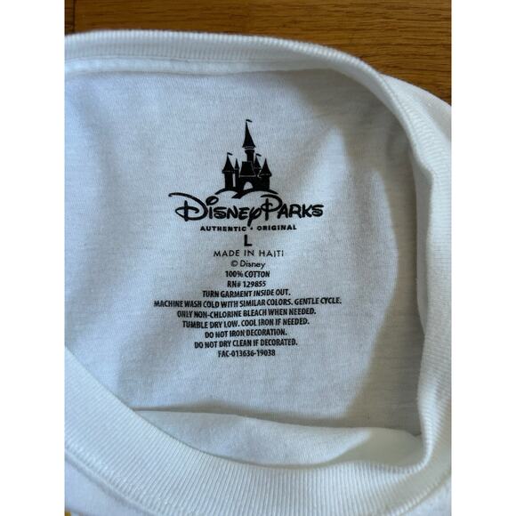 Disneyland Spell Out Sleeve Crew Neck T-Shirt Castle Parks Graphic Adult Large - Picture 7 of 7